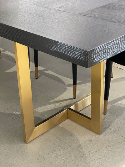 Hermitage Dining Table