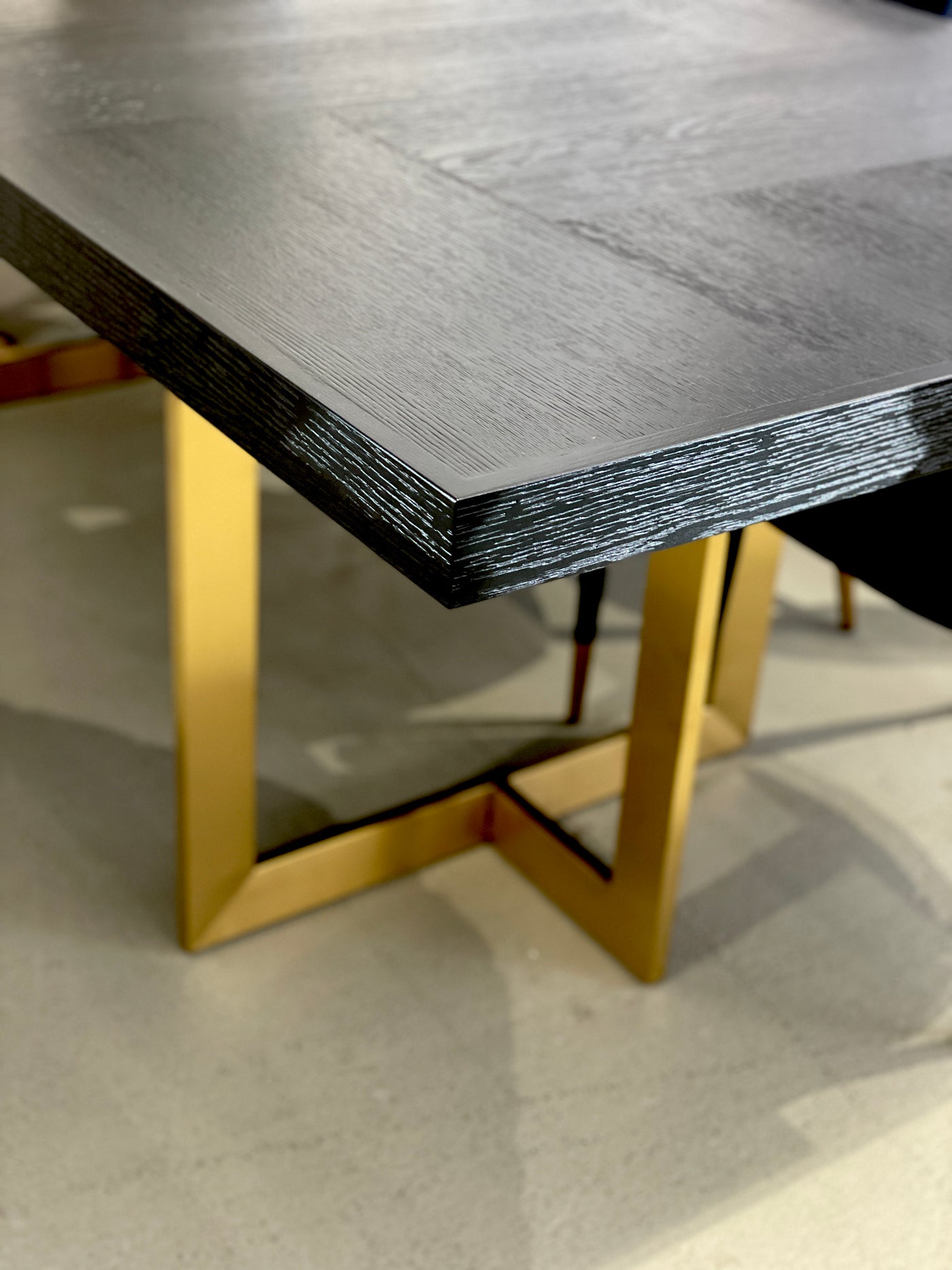 Hermitage Dining Table