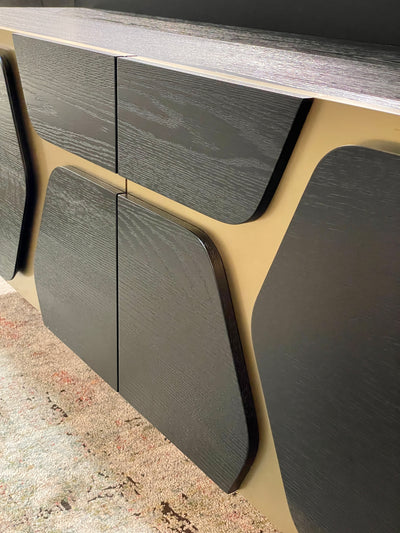 Louvre Entertainment Unit
